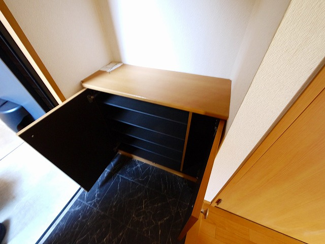 アンシャンテ宮の森Ⅴの玄関|シンプルで使いやすい玄関です