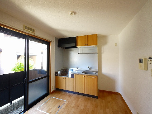 アンシャンテ宮の森Ⅴの居間・リビング|ゆったりとしたリビングです