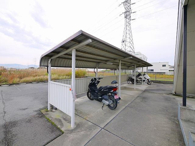 セジュール筒井のその他共用部分|屋根付き駐輪場です