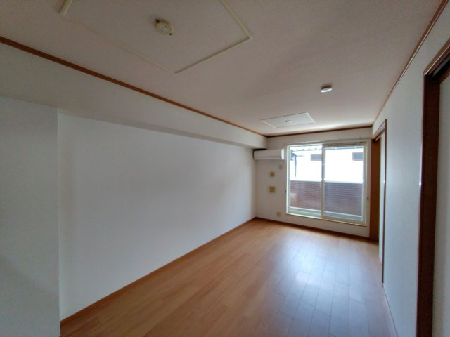 ユニメゾン翔隆弐番館の居間・リビング