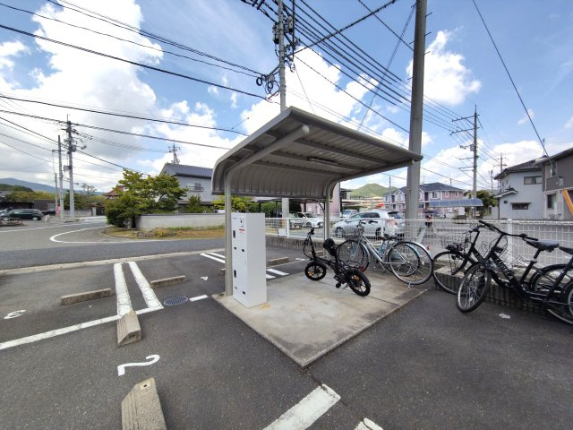 ユニメゾン翔隆弐番館の駐車場