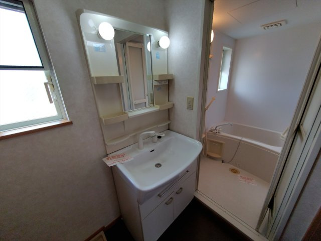 ユニメゾン翔隆弐番館の洗面所