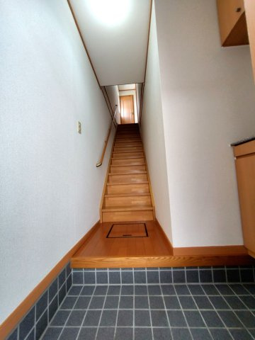 ユニメゾン翔隆弐番館の玄関