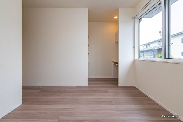 ファルコンベース若宮の洋室|寝室