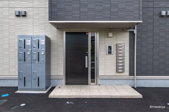 ファルコンベース若宮のエントランス|エントランス　オートロック　宅配ボックス