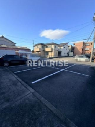 グリーンエクセルの駐車場