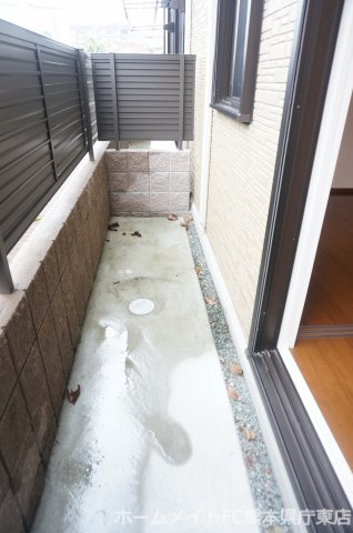 熊本市中央区帯山２丁目のアパートのバルコニー