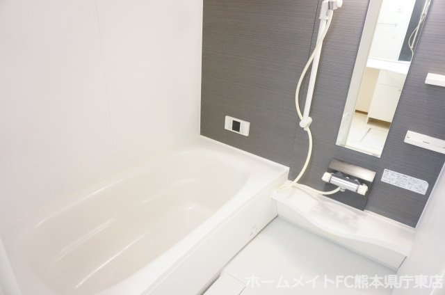 熊本市中央区帯山２丁目のアパートの浴室