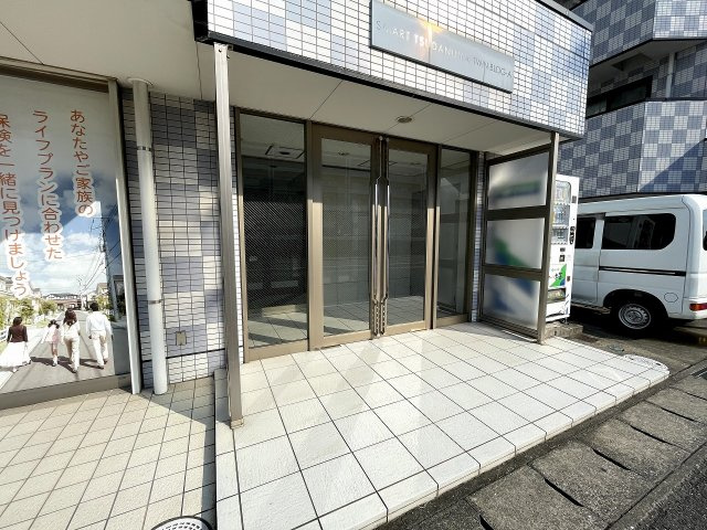 スマート津田沼ツインビルＢ棟のエントランス