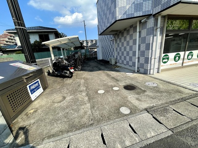 スマート津田沼ツインビルＢ棟の駐車場