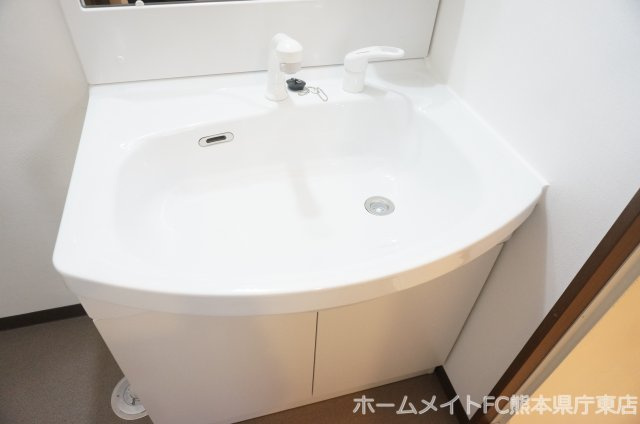 熊本市東区神水本町の賃貸マンションの独立洗面台
