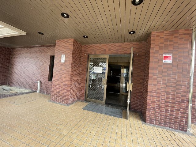 ライオンズマンション野間大池南のエントランス