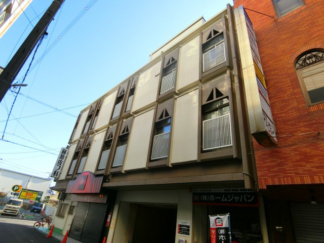 ジャパン幸ビルの外観