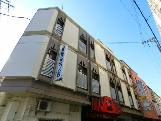 ジャパン幸ビルの外観