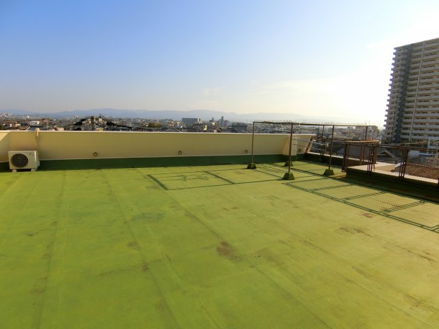 ジャパン幸ビルのバルコニー