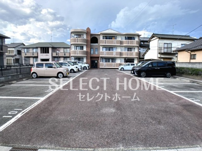 【駐車場】 | ドミールＴＦ | 車をお持ちの方に嬉しい駐車場付きの物件です