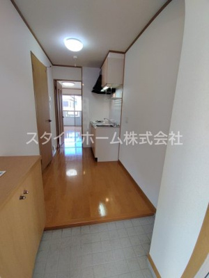【玄関】 | ピースフル | 別部屋写真です。