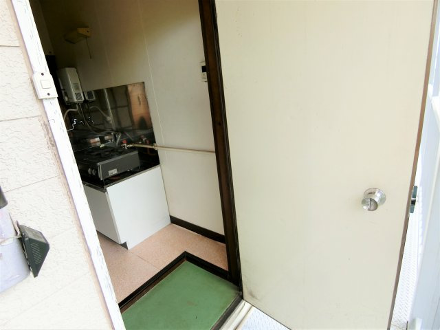 永田アパートの玄関