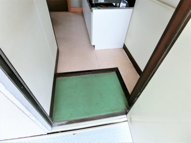 永田アパートの玄関