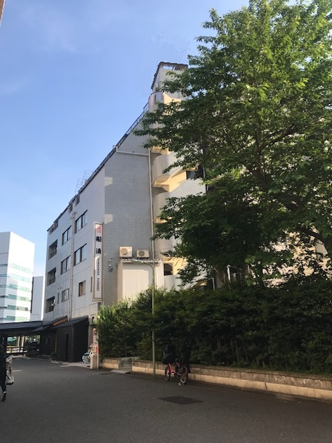 船清ビルの外観