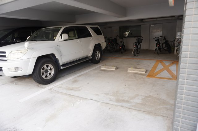 仲介手数料0！！シティライフ高社の駐車場