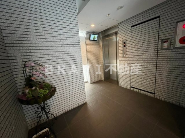 マルベリーモラダ　BRAVI不動産のロビー|【マルベリーモラダ】清潔なロビーです