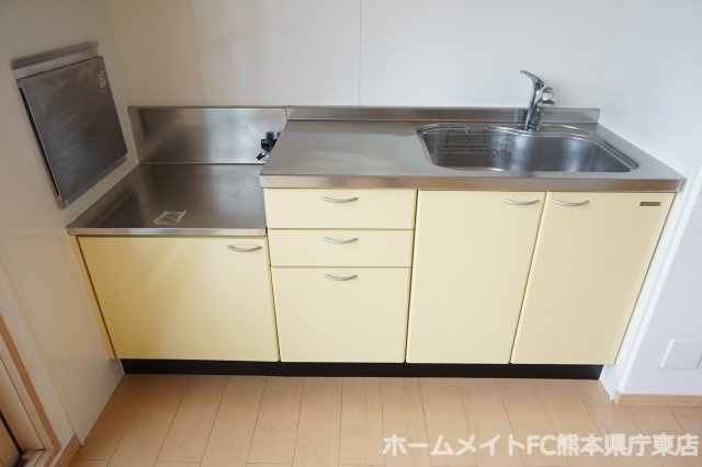熊本市東区小峯３丁目のアパートのキッチン