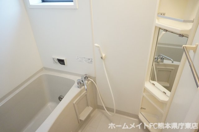 熊本市東区小峯３丁目のアパートの浴室