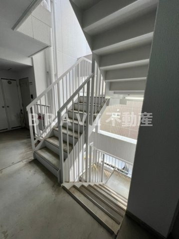 パルケラード　BRAVI不動産のその他共用部分|【パルケラード】共用階段