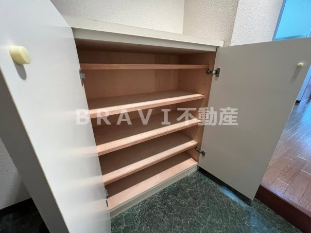 パルケラード　BRAVI不動産の収納|【パルケラード】シューズボックス