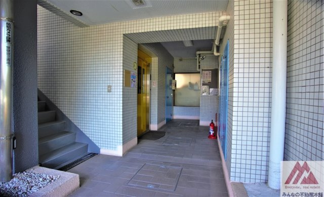 エクセル中央町マンションのエントランス