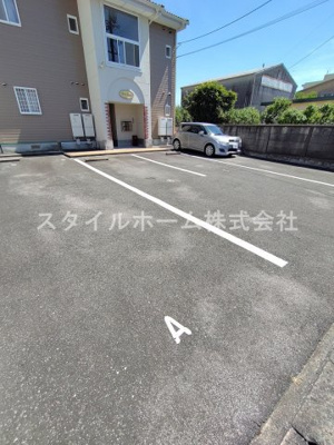 【駐車場】 | サラーム東脇 | 別部屋写真です。