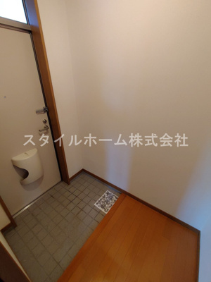 【玄関】 | サラーム東脇 | 別部屋写真です。