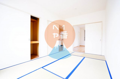 【その他】 | ロイヤルパレスA | 収納のあるお部屋　※参考写真です