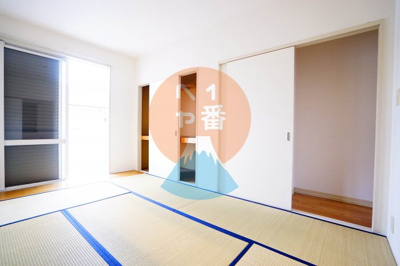 【収納】 | ロイヤルパレスA | たっぷり収納　※参考写真です