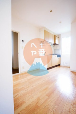 【内装】 | ロイヤルパレスA | ＤＫ6帖のお部屋　※参考写真です