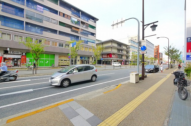 アルファパレットの周辺