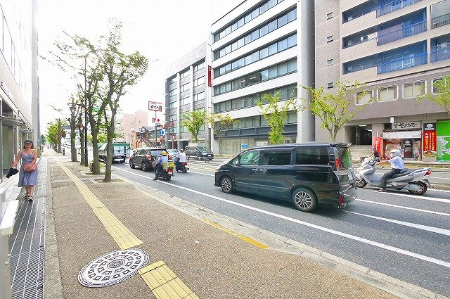 アルファパレットの周辺