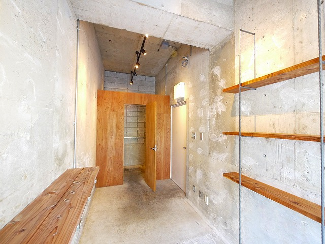 アルファパレットの内装