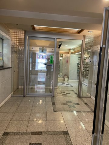 俳優座ビルのロビー