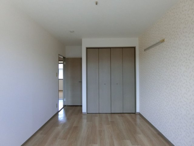 ヴィラ西福原A棟の洋室