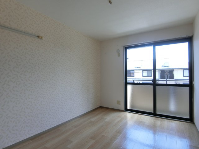 ヴィラ西福原A棟の洋室