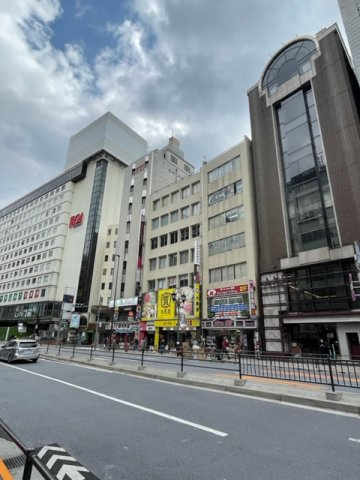 鳥勝ビルの外観