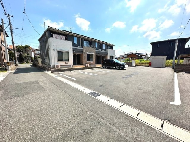 ノースプレイン Bの駐車場
