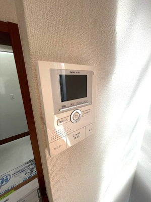 【セキュリティ】 | プランタン壱番館 | 防犯対策に有効なカメラ付きインターホン！録画機能が付いているので留守中の訪問者まで確認できます♪