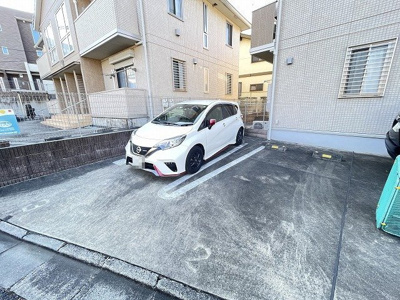 【駐車場】 | プランタン壱番館 | いつでも目の届く敷地内に駐車場があります♪お車をお持ちのファミリーさんにもオススメです☆