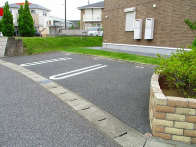 【駐車場】 | リビングタウンほたる野E