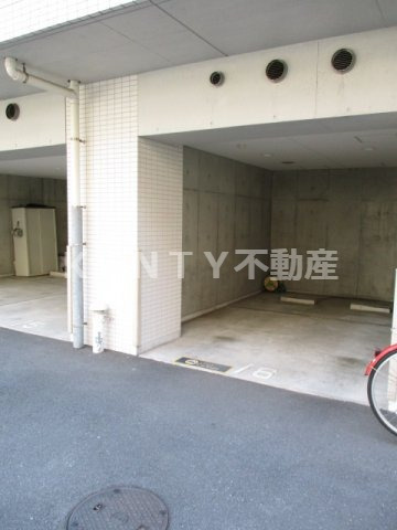 【駐車場】 | プラウドフラット蒲田Ⅱ | 駐車場に車を止められます