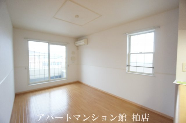 メゾンクレールⅡの居間・リビング
