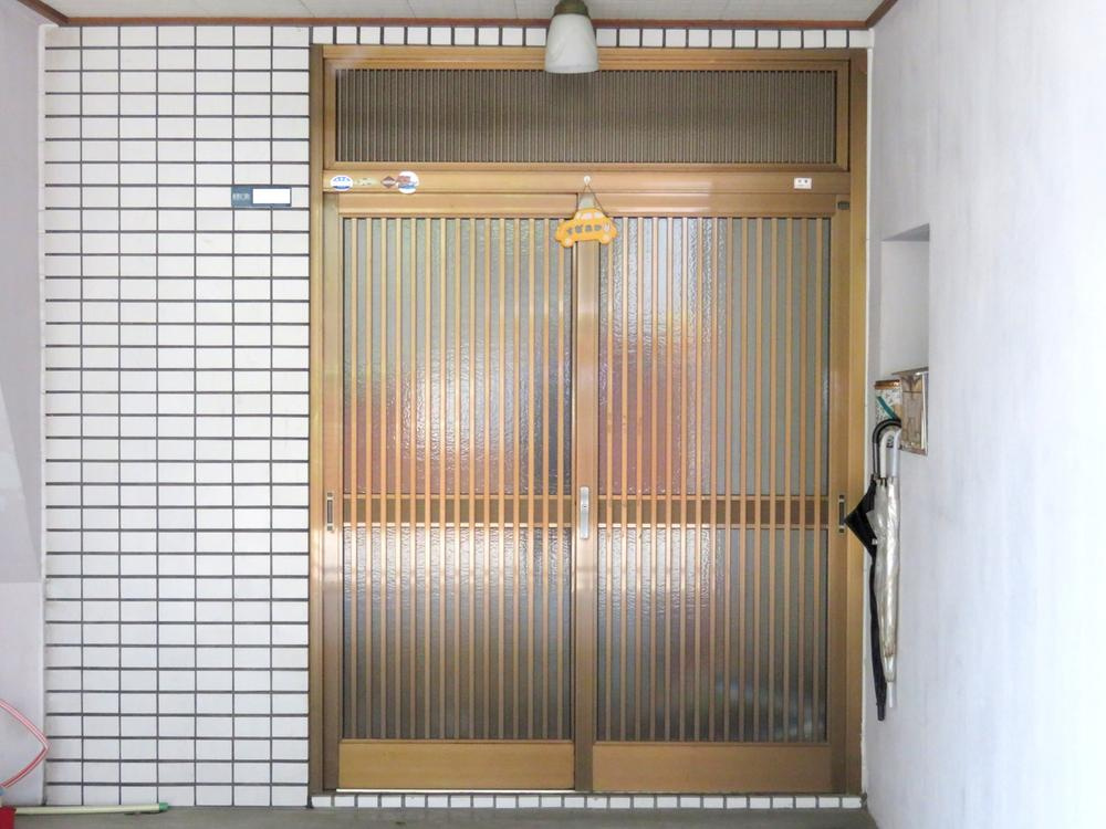 南野口町　中古一戸建ての玄関